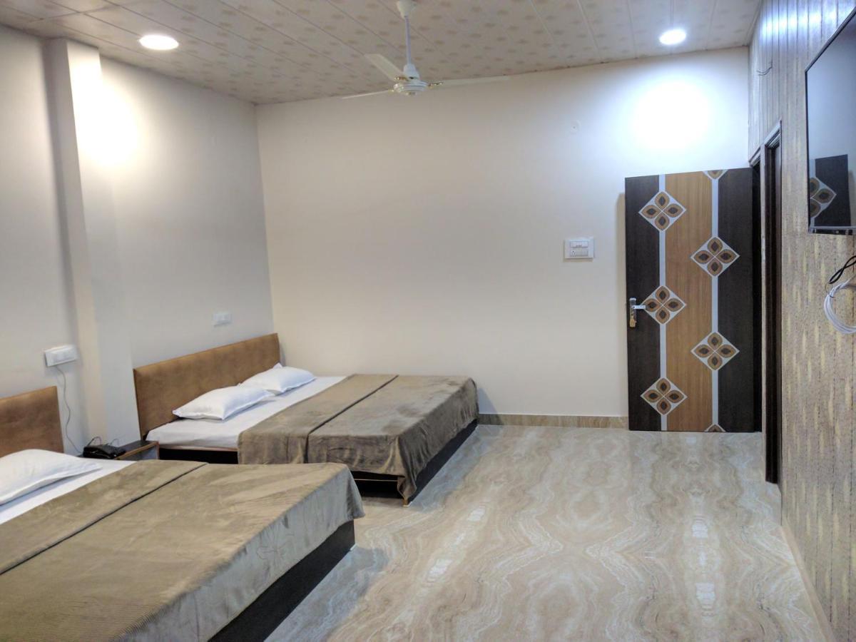 Mye Home Stay - Near Golden Temple Amritsar Zewnętrze zdjęcie